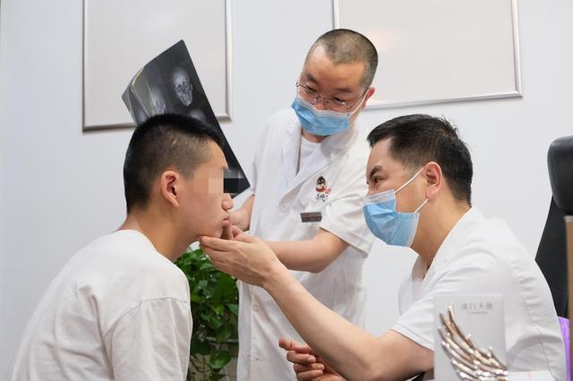 亚太金容体表缺陷公益援助行动